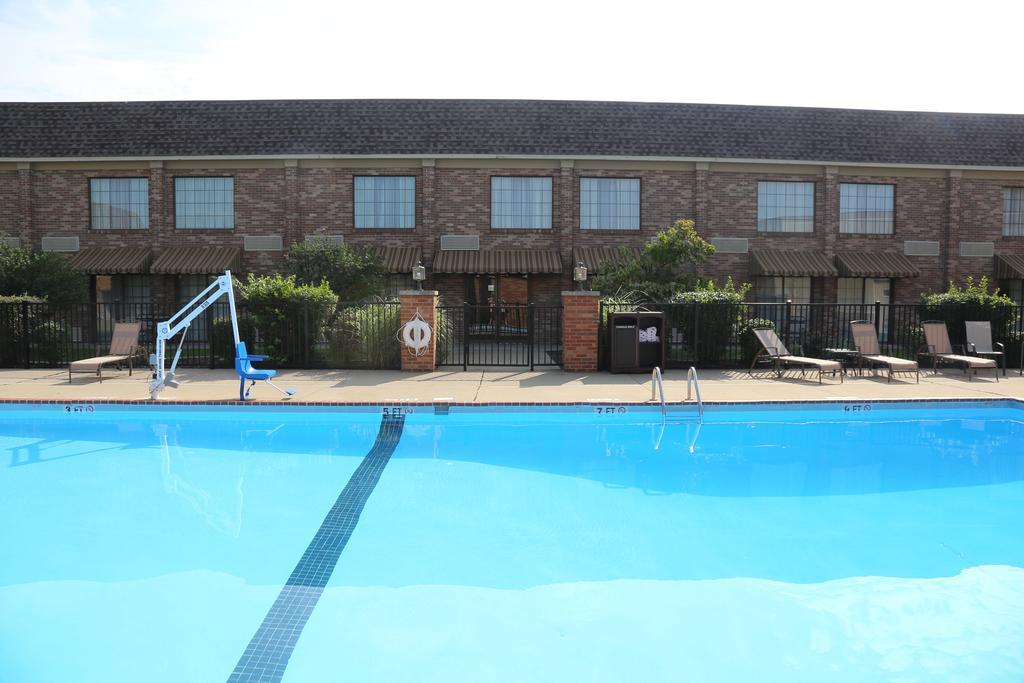 Clarion Hotel Lexington Conference Center Hotel Exterior photo